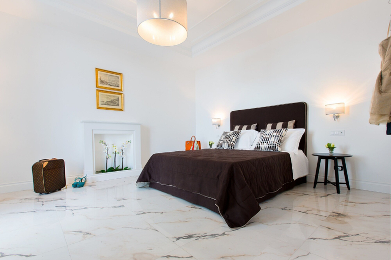 Bedroom 4, Palazzo Murrano adults only, Napoli