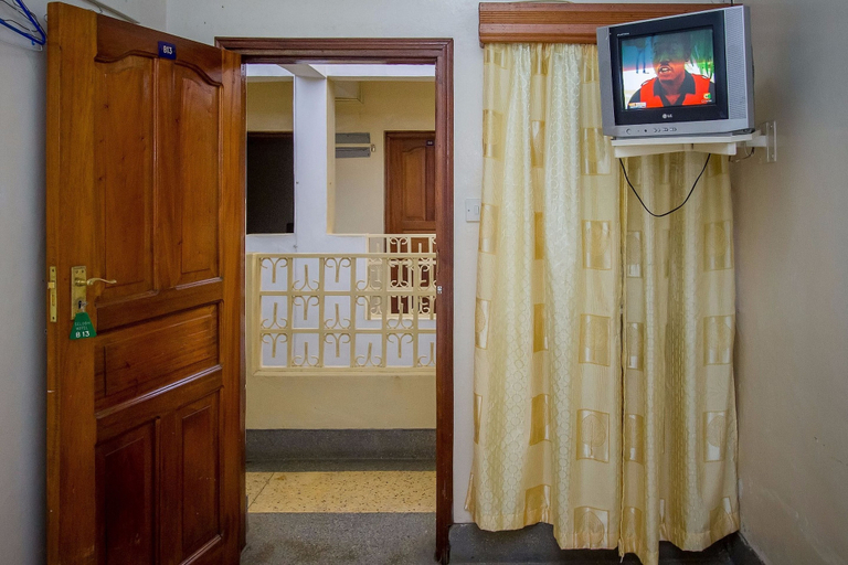 Others 5, Seldom Hotel, Starehe