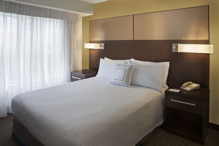 Bedroom 4, Cambridge Suites Mississauga, Peel