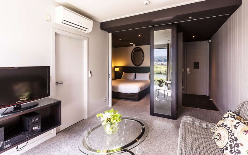 Bedroom 3, DoubleTree by Hilton Queenstown, Queenstown-Lakes