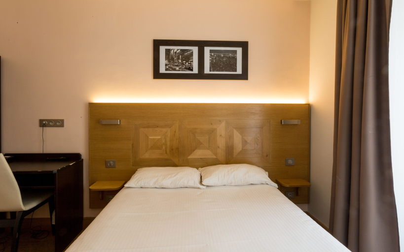 Bedroom 4, Hotel Eiffel XV, Paris