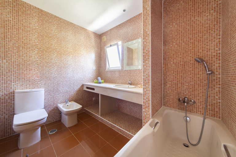 Bathroom 3, Villa Costa Brava, Albufeira