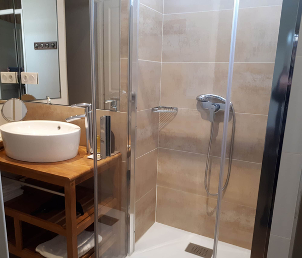 Bathroom 5, La Rochelière, Indre-et-Loire