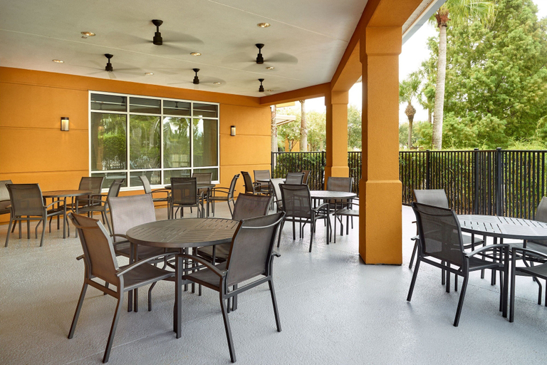 Food & Drinks 5, SpringHill Suites by Marriott Orlando at SeaWorld, Orange