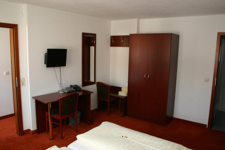 Bedroom 4, GasthausTraube, Reutlingen