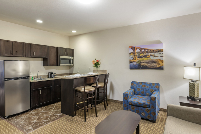 Dining Room 10
