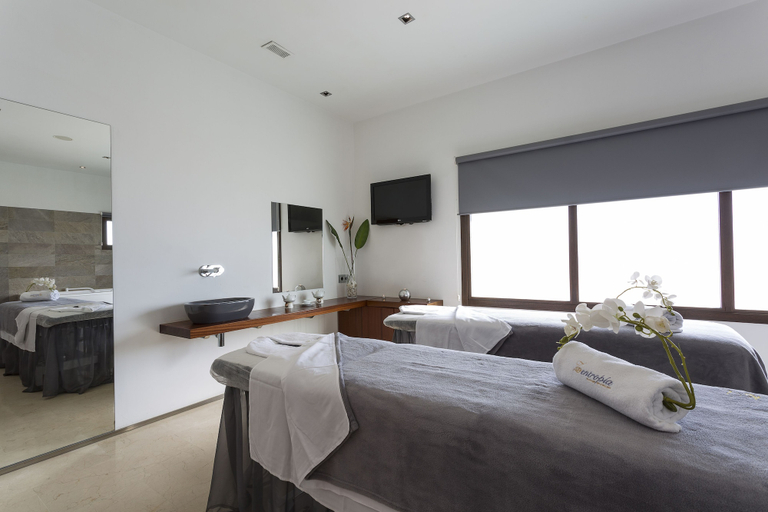 Bedroom 3, Grand Palladium Select Palace Ibiza - All Inclusive, Baleares