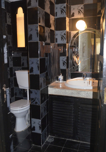 Bathroom, Planet Apartments, Nyali