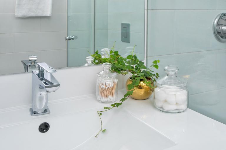 Bathroom 4, Mr. Brooklyn - By TLV2GO