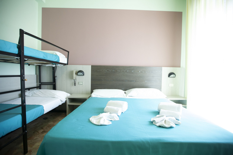 Bedroom 4, Hotel Mirage Bellaria, Rimini