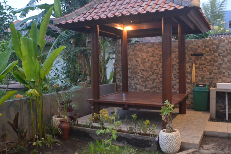 Exterior & Views 2, Master Homestay, Karangasem