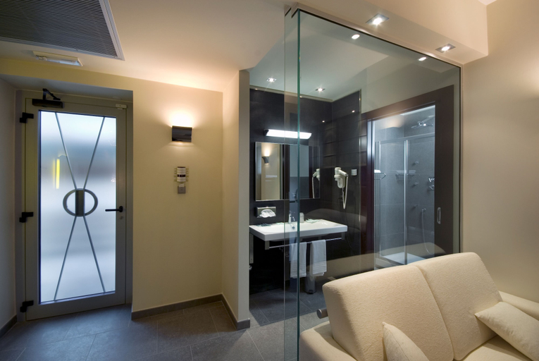 Bathroom 5, Suite Testani, Frosinone