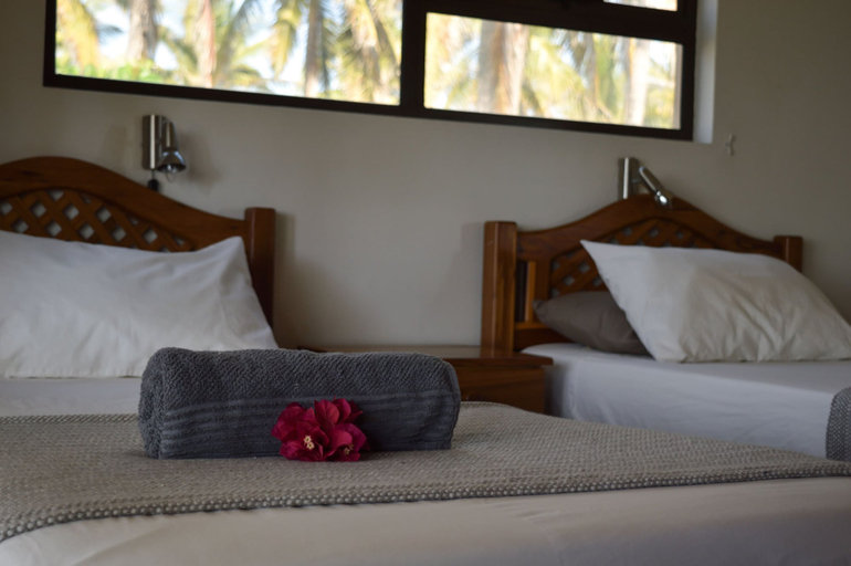 Bedroom 2, Salt Dune Lodge, Jangamo