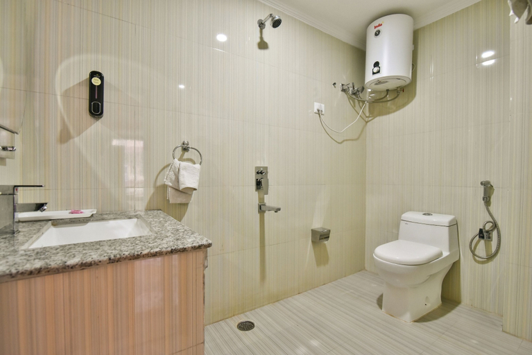 Bathroom 5, The Posh Hotel near Mall Road with Hassle Free Covered Parking, Kangra