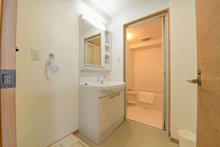 Bathroom 3, Richreson HIYAGON, Okinawa