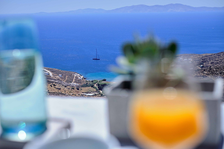 Food & Drinks 5, Living Theros Luxury Suites, South Aegean