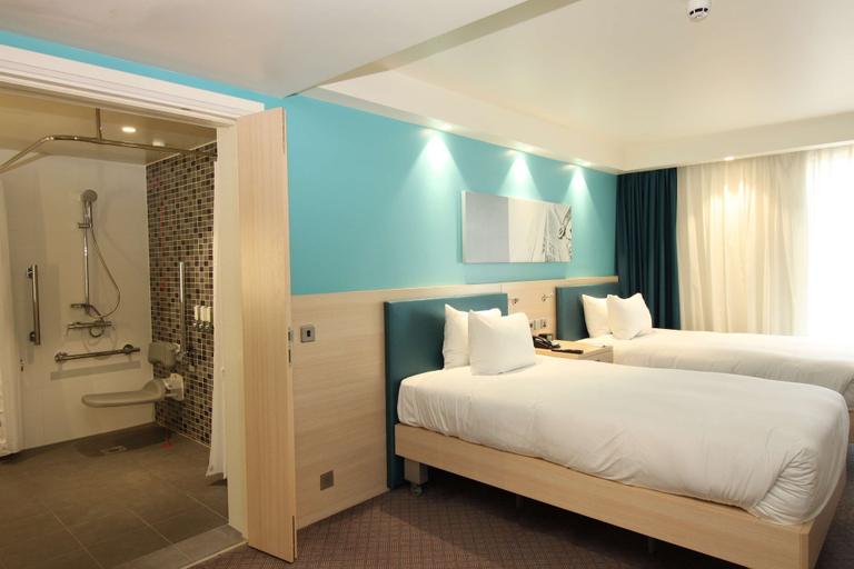 Bedroom 3, Hampton by Hilton London Excel, London