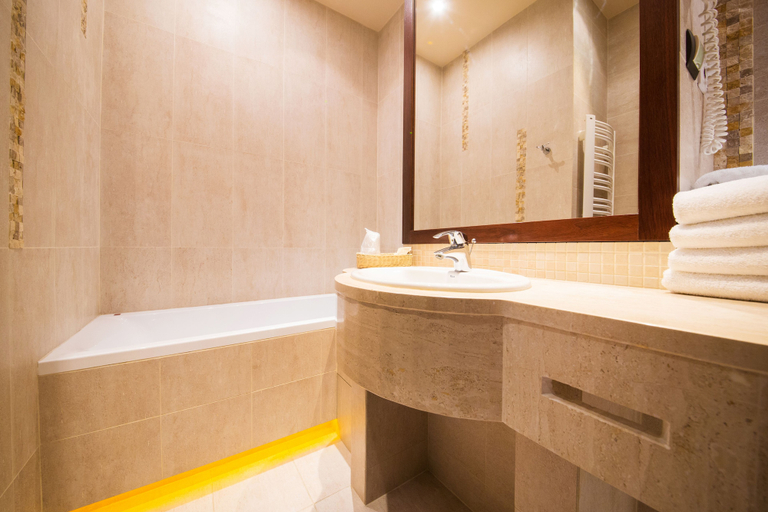 Bathroom 4, Hotel Galicja Wellness & SPA, Oświęcim