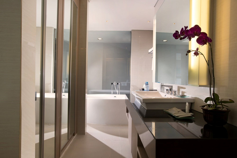 Bathroom 5, Hotel Santika Premiere Hayam Wuruk, West Jakarta