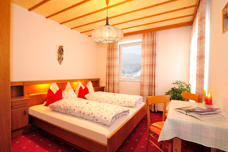 Bedroom 2, Proihof, Bolzano