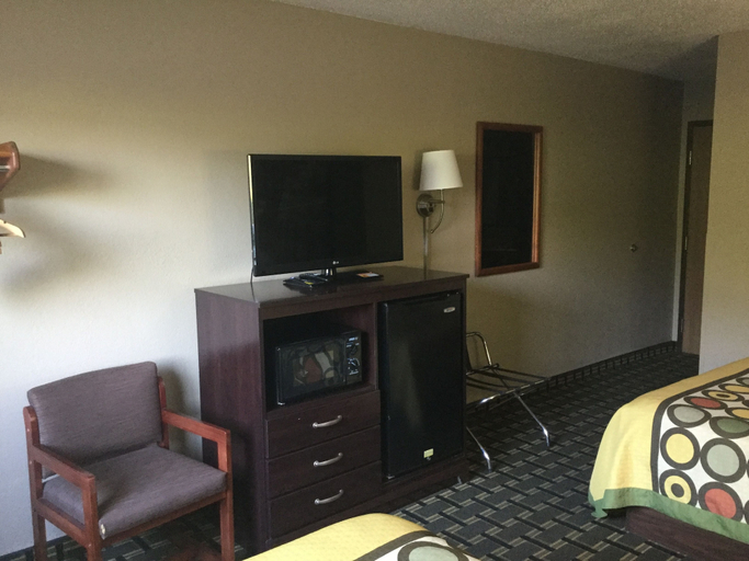Bedroom 3, Super 8 by Wyndham Youngstown/Austintown, Mahoning