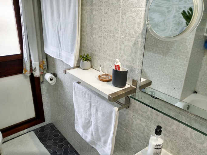 Bathroom 3, Casa Carlini Homestay, Vizcaya