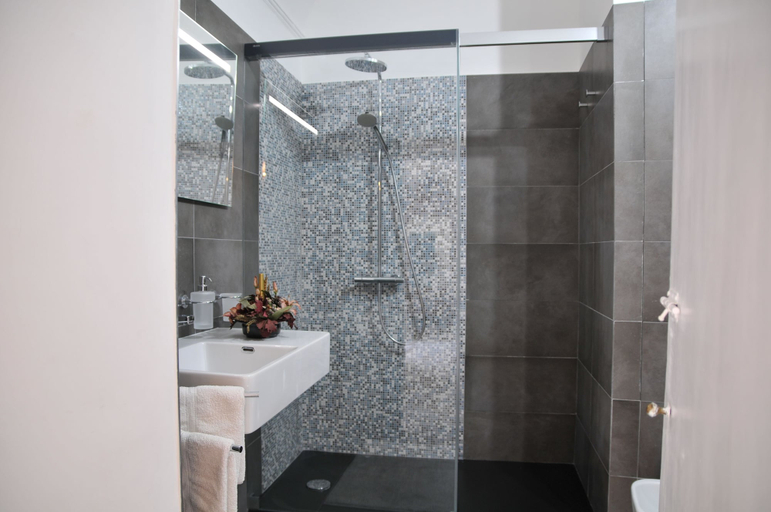 Bathroom 4, Casa Sipione Papa, Ragusa