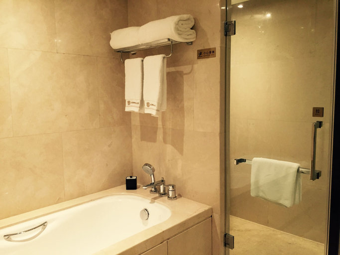 Bathroom 5, Shantou International Hotel, Shantou