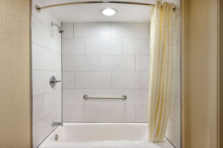 Bathroom 4, Super 8 by Wyndham Ruston, Lincoln