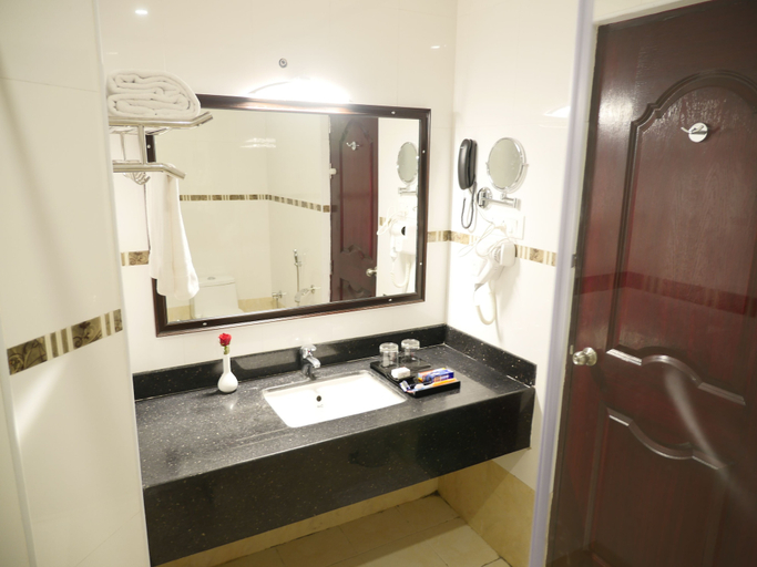 Bathroom, AVS Imperiaa, Karaikal
