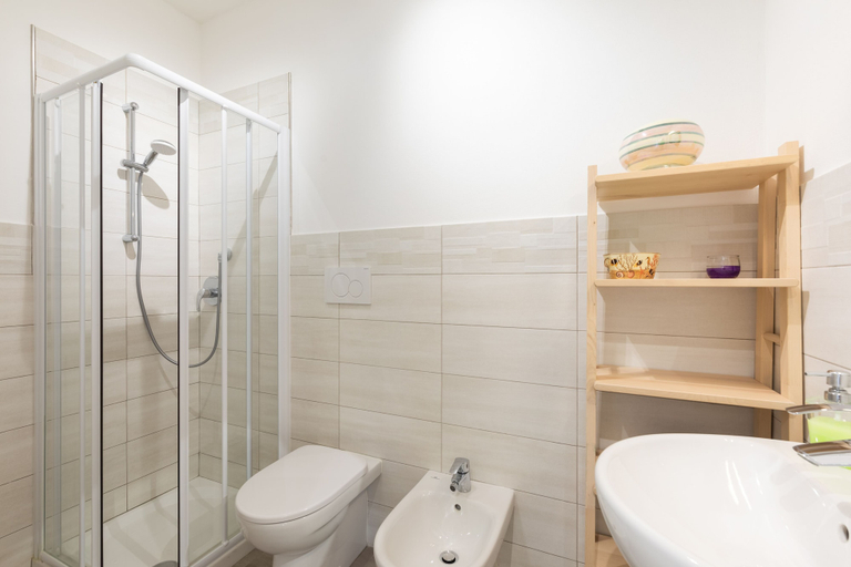 Bathroom 4, La Sterlizia di Santa Croce, Savona
