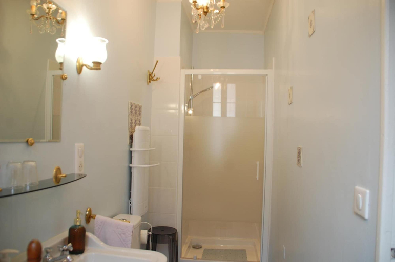 Bathroom 5, La Croix Blanche, Landes