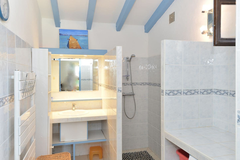 Bathroom 4, Les Hameaux de Bocca del Oro, Corse-du-Sud
