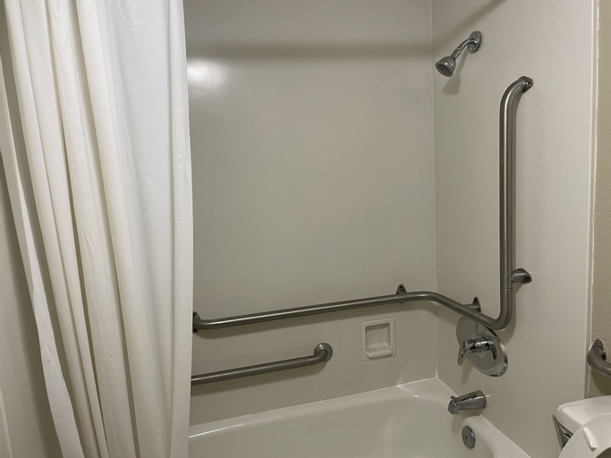 Bedroom 4, Travelodge by Wyndham Tuscaloosa, Tuscaloosa