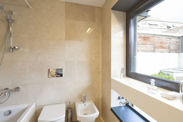 Bathroom 4, MSB Pool with Terrace, Barcelona