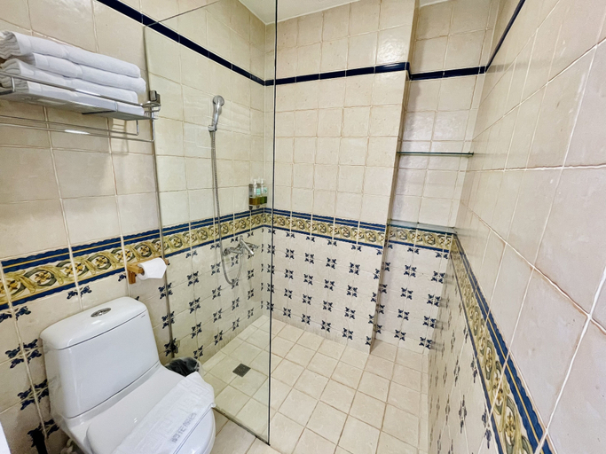 Bathroom 4, Spoondrift Hostal, Pingtung