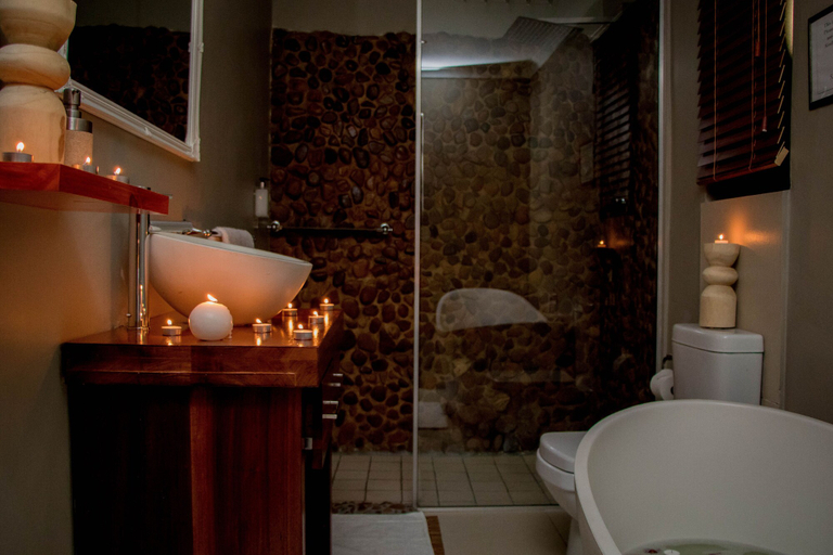 Bathroom 4, African Safari Lodge, Cacadu