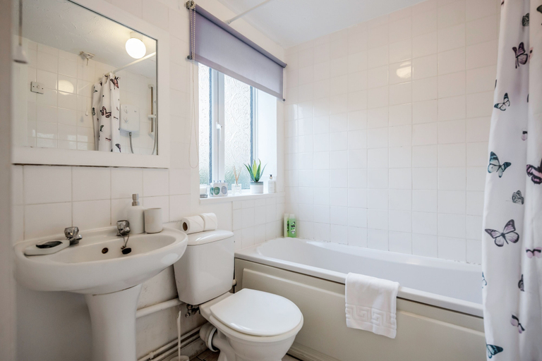 Bathroom, Karah Suites - The Galleria 2, Hertfordshire