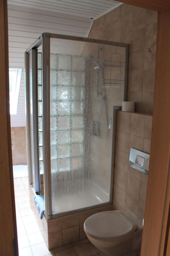 Bathroom 5, Hotel-Restaurant Neu Holland, Kassel