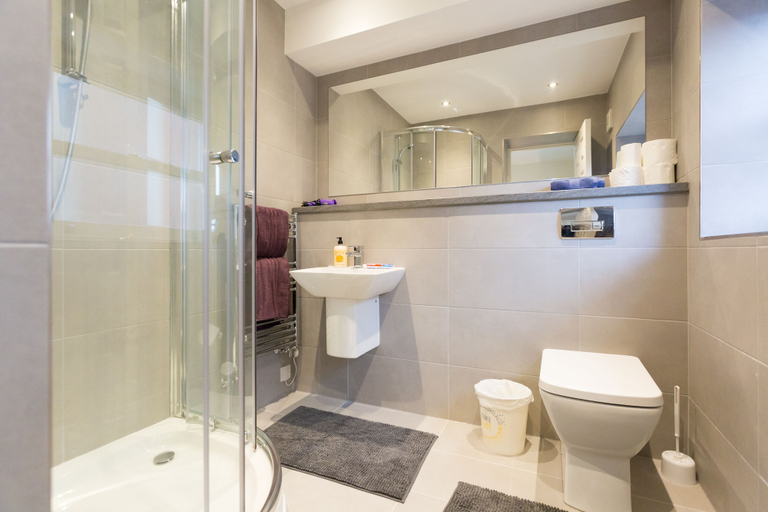 Bathroom 4, SpaceSavers, Sheffield