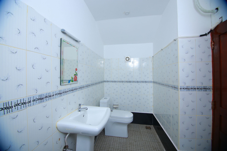 Bathroom, My Trip Houseboat, Alappuzha