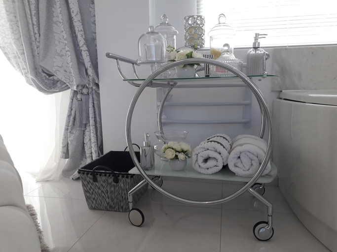 Bathroom amenities, Dion Suite And Spa In Zakynthos, Ionian Islands