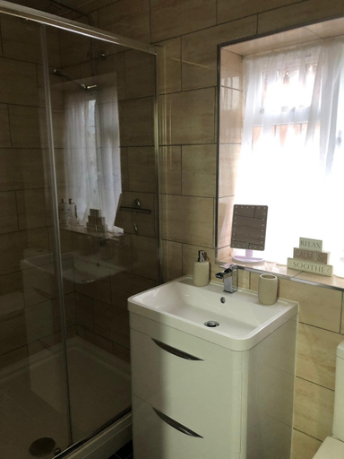 Bathroom 4, The Cedars, Birmingham