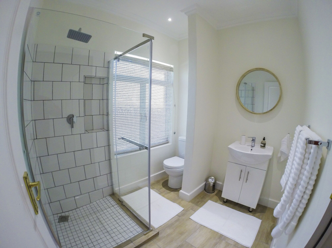 Bathroom 3, Saints Rest, Thabo Mofutsanyane