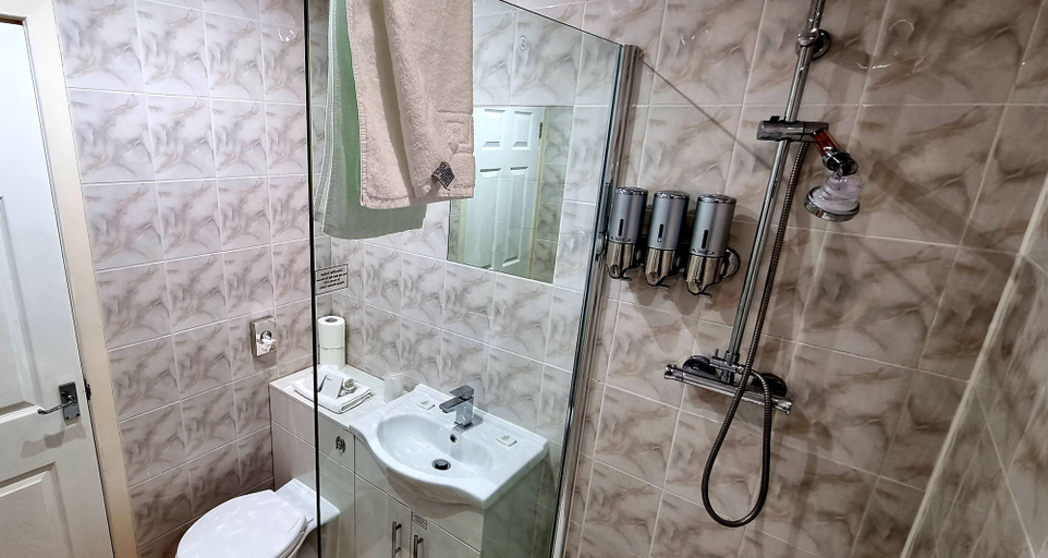 Bathroom 5, Mill & Brae, Renfrewshire