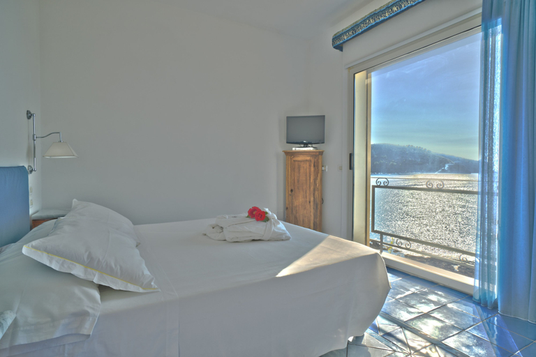Bedroom 3, Grand Hotel San Pietro, Salerno