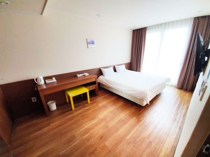 Bedroom 4, Jeju Ocean Blue Hotel, Seogwipo