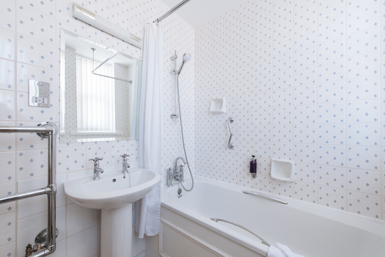 Bathroom 4, The Palace Hotel & Spa, Torbay