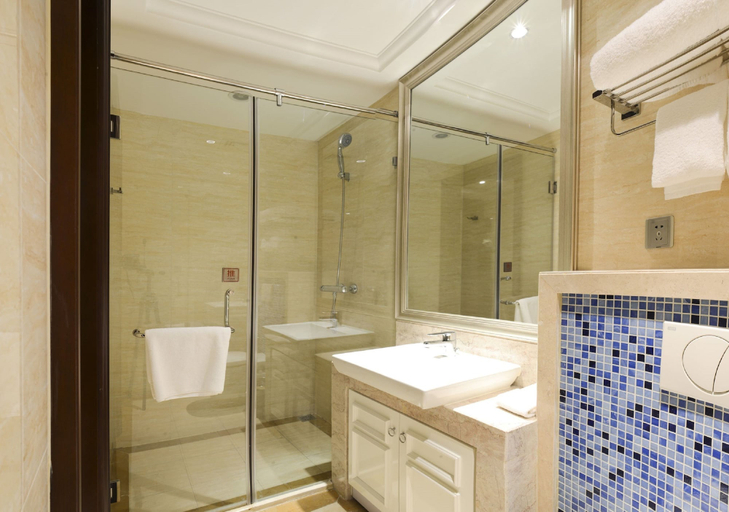 Bathroom 3, Beijing Baifuyi Apartment Dongzhimen, Beijing