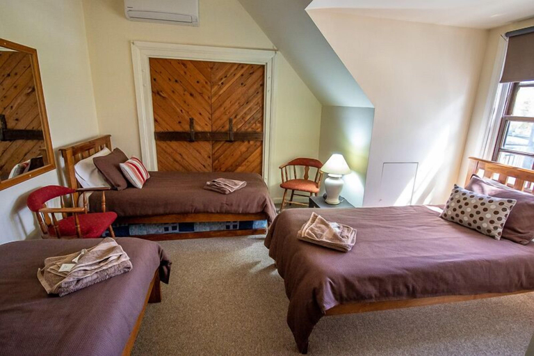 Bedroom 2, Gold Mine Guesthouse, Tamworth Regional - Pt B